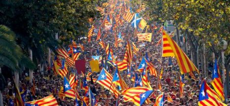 REVISTA PRESEI INTERNAŢIONALE – Spania se rupe în două