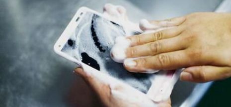 Smartphone incredibil lansat de japonezi. Apple nu va avea niciodată așa ceva
