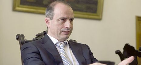 INTERVIU Achim Irimescu, ministrul Agriculturii: Îi criticăm pe fermieri că nu se asociază, dar noi îi taxăm dublu