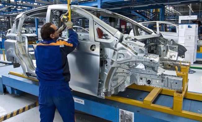 În așteptarea unor noi modele Ford România înregistreză pierderi importante