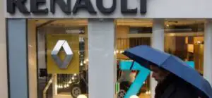 Franţa: Unele vehicule produse de Renault depăşesc nivelul emisiilor poluante