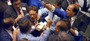 Preţul petrolului bulversează pieţele financiare. Ultimele evoluţii
