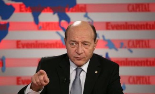 Atac dur al fostului președinte Traian Băsescu: „Nu văd nicio licărire de inteligenţă pe la vreun ministru sau pe la dady”