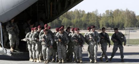 NATO discută despre trimiterea de trupe în România. Rusia vorbeşte de izolare