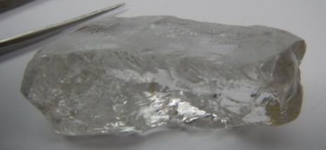 Un uriaş diamant de 400 de carate a fost descoperit în Angola