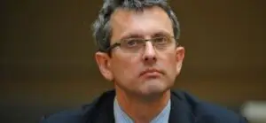 Economistul şef al BNR avertizează: nu vrem creştere economică bazată pe consum. Care sunt riscurile
