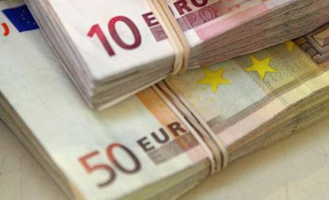 Reuters: România a redeschis emisiunile de bonduri denominate în euro cu scadenţa în 2025 şi 2035