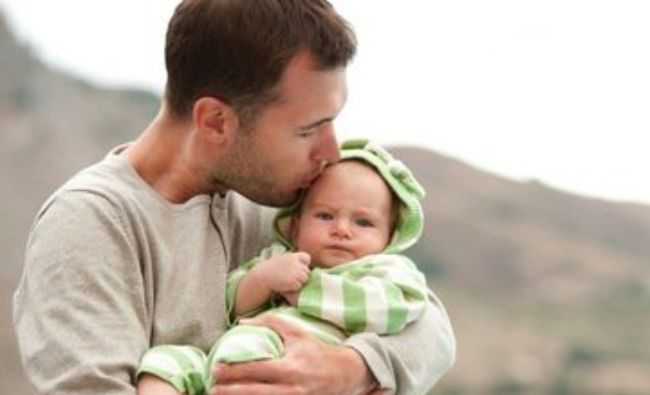 Schimbări importante privind concediul paternal! Vești bune pentru cei care așteaptă un copil