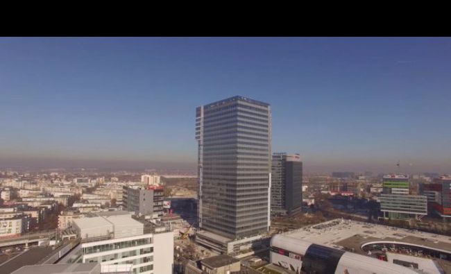 A doua cea mai înaltă clădire din România îşi primeşte chiriaşii şi îşi schimbă denumirea