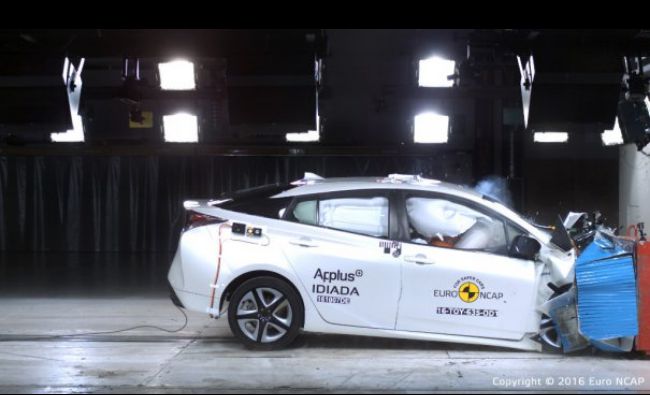 EuroNCAP a schimbat modul de testare: Toyota Prius, primul vehicul de 5 stele din 2016