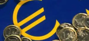 Inflaţia în zona euro a revenit în teritoriu negativ în aprilie