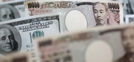 Dolarul câştigă în faţa yenului în urma speculațiilor Băncii Centrale a Japoniei. Ultimele evoluţii