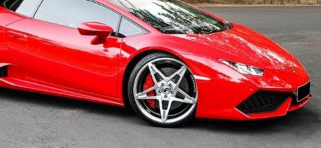 Ca să scape de puşcărie, bogaţii chinezi au fugit în Canada, unde se plimbă cu Lamborghini şi provoacă scumpirea caselor