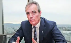 OMV a prelungit contractul directorului general până în 2020