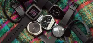 Smartwatch sau brăţară de fitness? Pe ce merită să dai banii