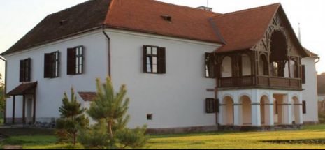 Doi tineri au cumpărat un castel în Transilvania. Cu aceasi sumă îşi cumpărau un apartament în Bucureşti