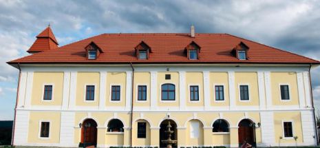 Cât costă o noapte de cazare într-un castel din Transilvania?