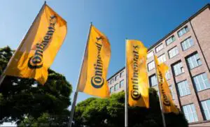 Continental se așteaptă la negocieri dure cu producătorii auto