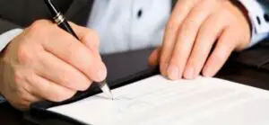Guvernul va aproba marţi normele pentru aplicarea legilor privind achiziţiile publice