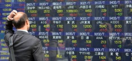 Dolarul pierde teren în faţa yenului japonez. Pieţele asiatice, în a noua săptămână de pierderi. Ultimele evoluţii