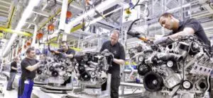 Daimler a decis: Uzină de motoare în Polonia, nu în România
