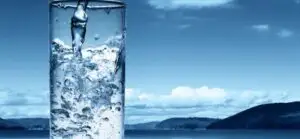 Sticle de apă care fac prețurile pentru Perrier și Vittel să pălească