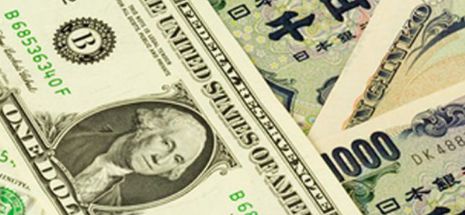 Dolarul, la maximul ultimelor două săptămâni în faţa yenului japonez. Preţul petrolulului scade. Ultimele evoluţii