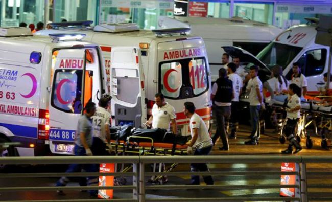 ATENTATE pe aeroportul Ataturk din Istanbul. 41 de morţi şi 239 de răniţi UPDATE