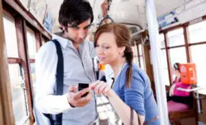 ANCOM: Utilizatorul intensiv de telefonie mobilă consumă lunar circa 1 GB de net