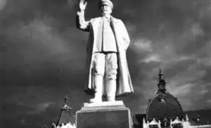 Poveste incredibilă, amintită de guvernatorul Isărescu. Fondatorul FMI era stalinist, spion al Uniunii Sovietice