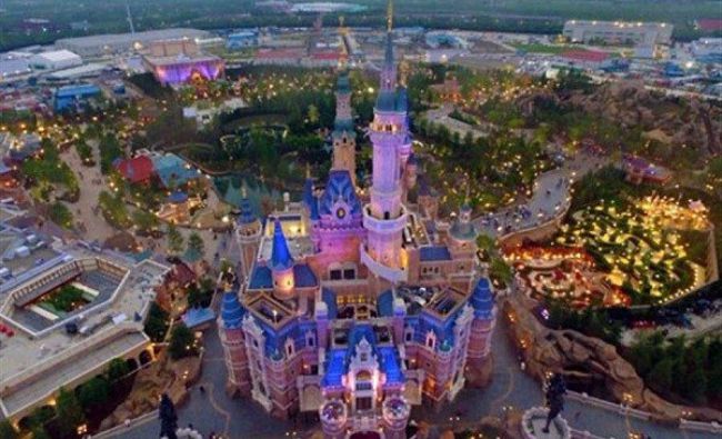 Disney inaugurează primul său megaparc de distracţii din China continentală