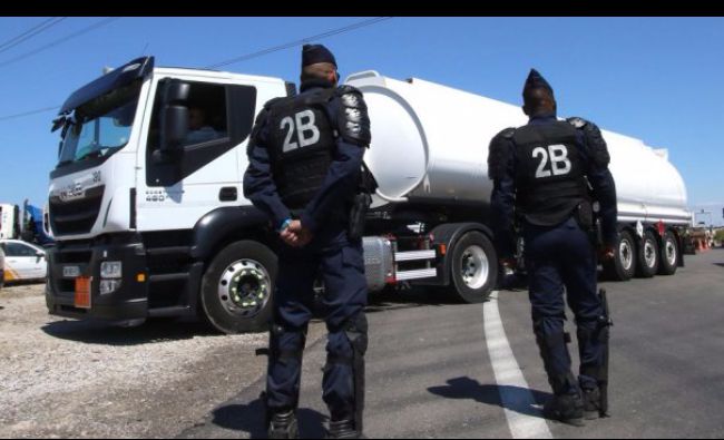 Franța renunță la interzicerea efectuării pauzei de către cel de al doilea șofer în timpul conducerii în echipaj