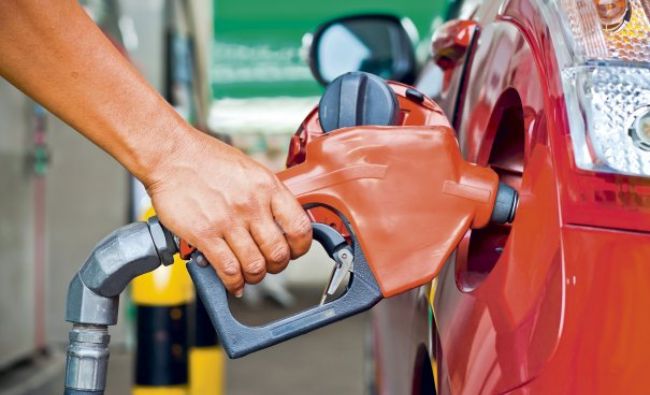 Consiliul Concurenţei: România, cea mai mare scădere din UE la preţul benzinei