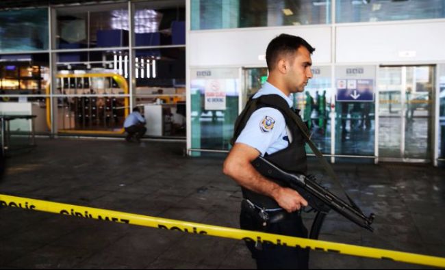 MAE: Două puncte de informare stabilite pe Aeroportul Ataturk pentru cetăţenii români
