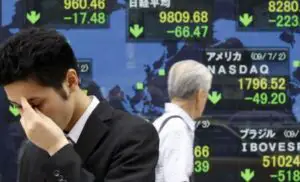 Pieţele asiatice SE PRĂBUŞESC înaintea reuniunii Băncii Centrale a Japoniei! Ultimele evoluţii