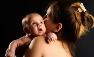 Mai multi bani pentru mamele din România