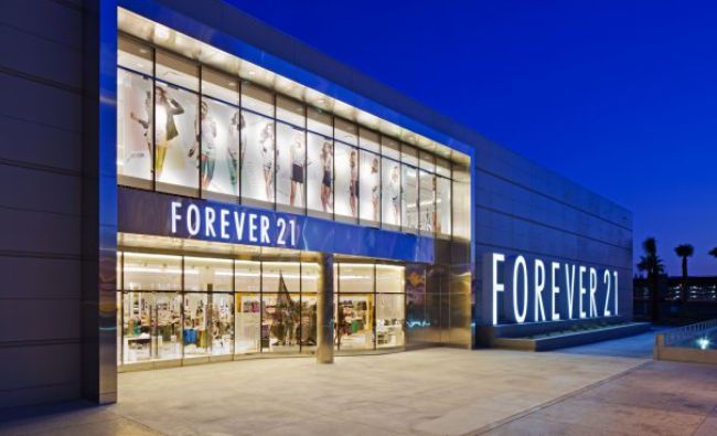 Gigantul american ”Forever 21” deschide primul magazin din România