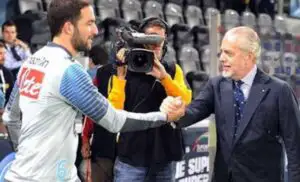 Fotbal: Preşedintele lui Napoli îl acuză de ”ingratitudine” pe Higuain, transferat la Juventus pentru 90 milioane de euro