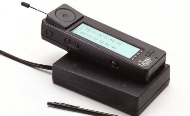 Lucruri pe care nu le ştiai: Primul telefon cu ecran tactil a fost lansat în 1993