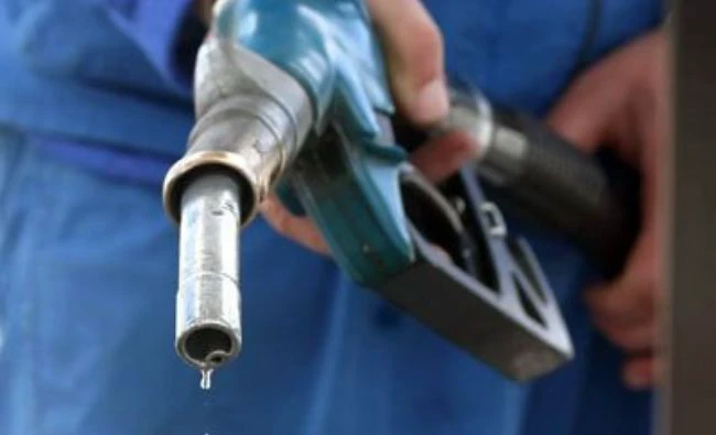 Prețul benzinei din România, cu 3% peste media europeană