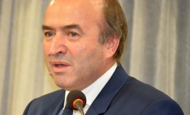 Tudorel Toader CONTRAATACĂ: „Nu mă apuc eu ca ministru să caut (…) să completez dosarele unuia dintre candidaţi”
