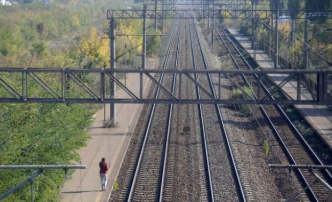 Lucrările la calea ferată spre Aeroportul Otopeni continuă. Noi autorizaţii de construire au fost semnate