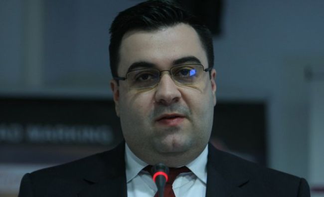 Ministrul Cuc, luat la rost după acceptul lui Iohannis: S-a trezit din pumni şi Dragnea vede în el ceva