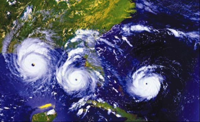 Alerte meteo în America. Furtunile tropicale Laura şi Marco, aproape de Golful Mexic