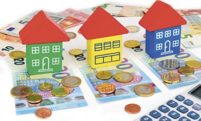 Românii îşi cumpără din nou case. Numărul de imobile vândute în iunie a crescut simţitor faţă de luna mai
