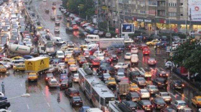 Soluţie pentru traficul infernal din Bucureşti. Unde vor fi amplasate 15 parcări uriaşe
