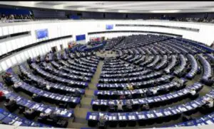 Ședință extraordinară în Parlamentul European pentru a discuta situația României. Ce sancțiuni riscă țara noastră