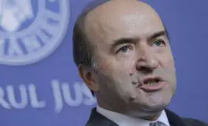 Lovitură neașteptată de Tudorel Toader. Strâng semnături ca să îl dea jos