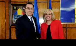 Cum o ademenește Victor Ponta pe Corina Creţu. Ce spune despre soția sa, Daciana Sârbu