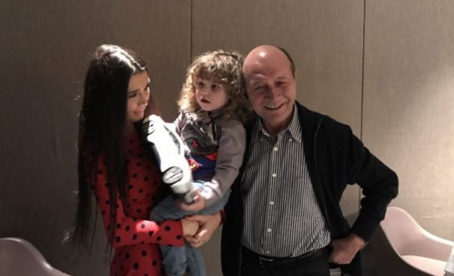 Ca niciodată! Elena Băsescu își contrazice tatăl PUBLIC! „Nu poate niciodată să ne spună…”